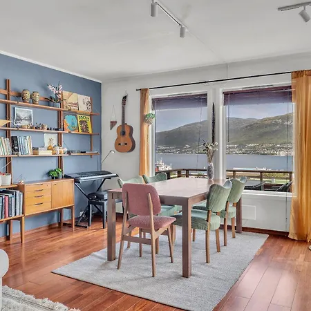 Cosy Top-floor 아파트